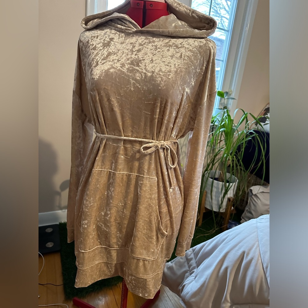 Cabin Fever crushed velvet pink hoodie dress size L